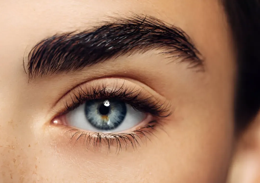Logra una mirada de impacto con pestañas naturales y largas