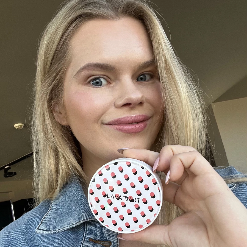 Kjøp 1 Cushion Foundation, få 1 refill GRATIS