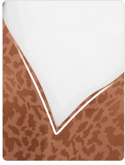 Deep V-neck design